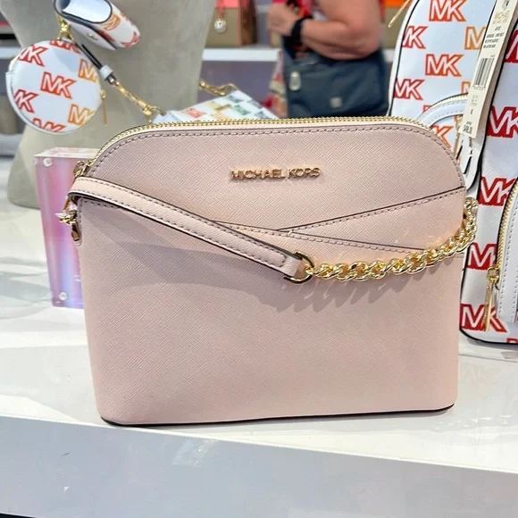 MICHAEL KORS
Jet Set Travel Medium Dome Crossbody Bag
Powder Blush 
NWT - Picture 2 of 16